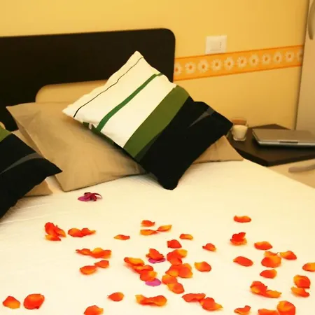 Apartmanhotel Opera 3*